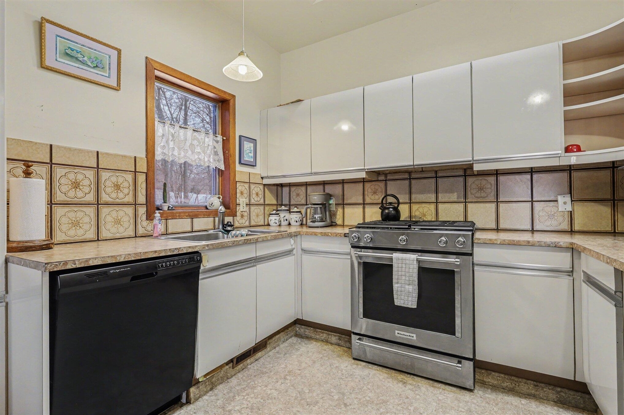 3135 Lakeshore Drive, Muskegon, MI, 49441-1108