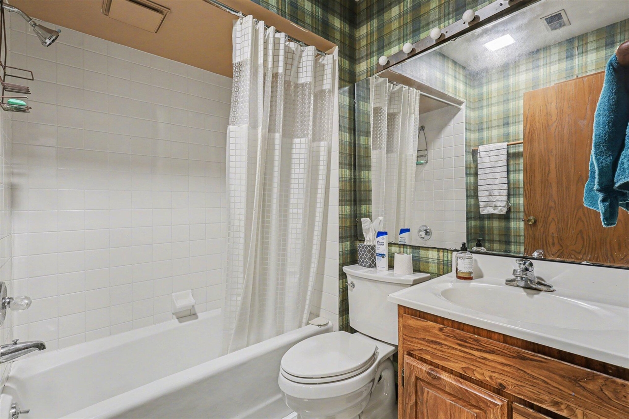 3135 Lakeshore Drive, Muskegon, MI, 49441-1108