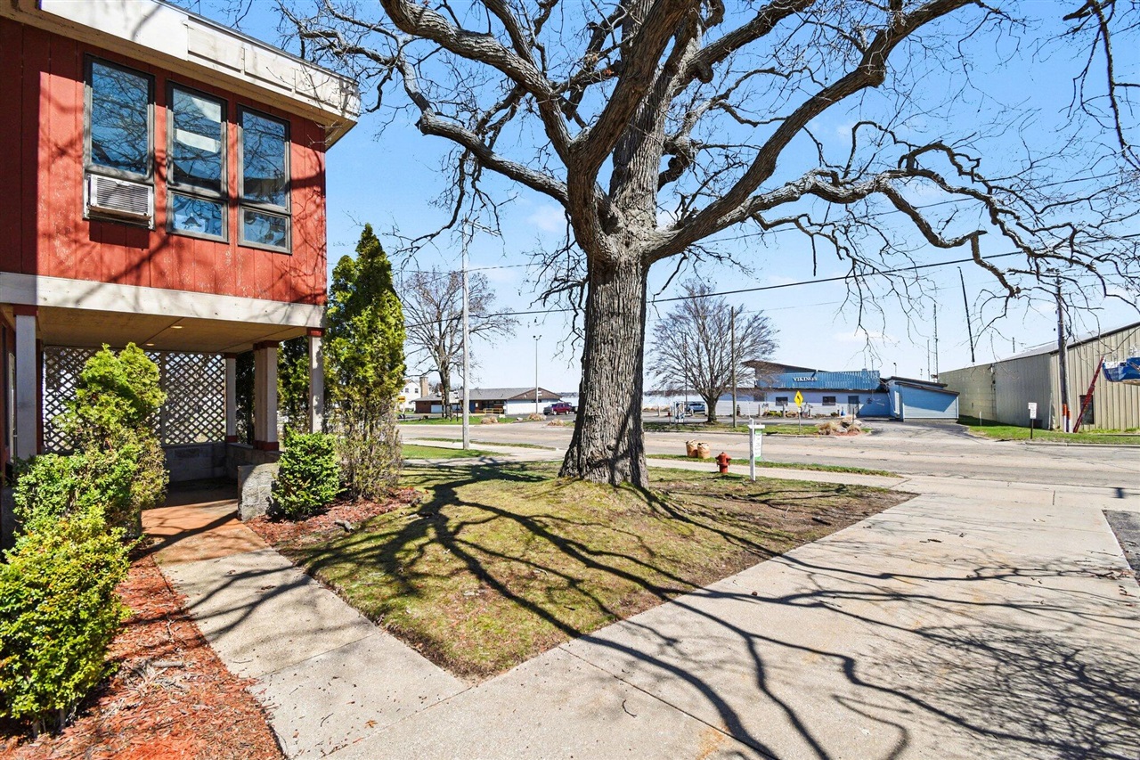 3135 Lakeshore Drive, Muskegon, MI, 49441-1108