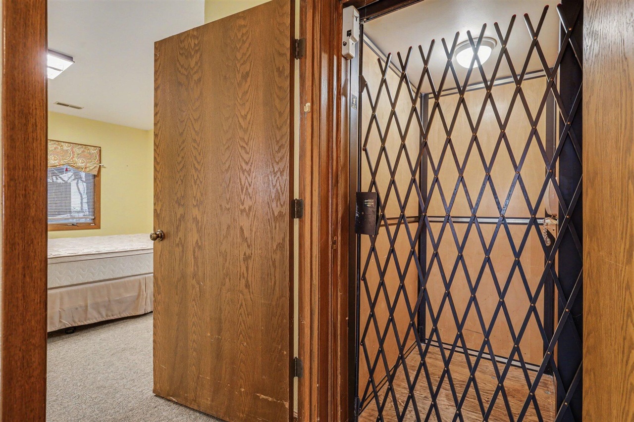 3135 Lakeshore Drive, Muskegon, MI, 49441-1108