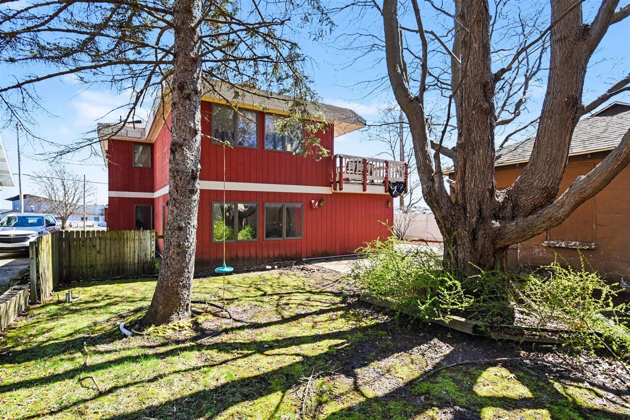 3135 Lakeshore Drive, Muskegon, MI, 49441-1108