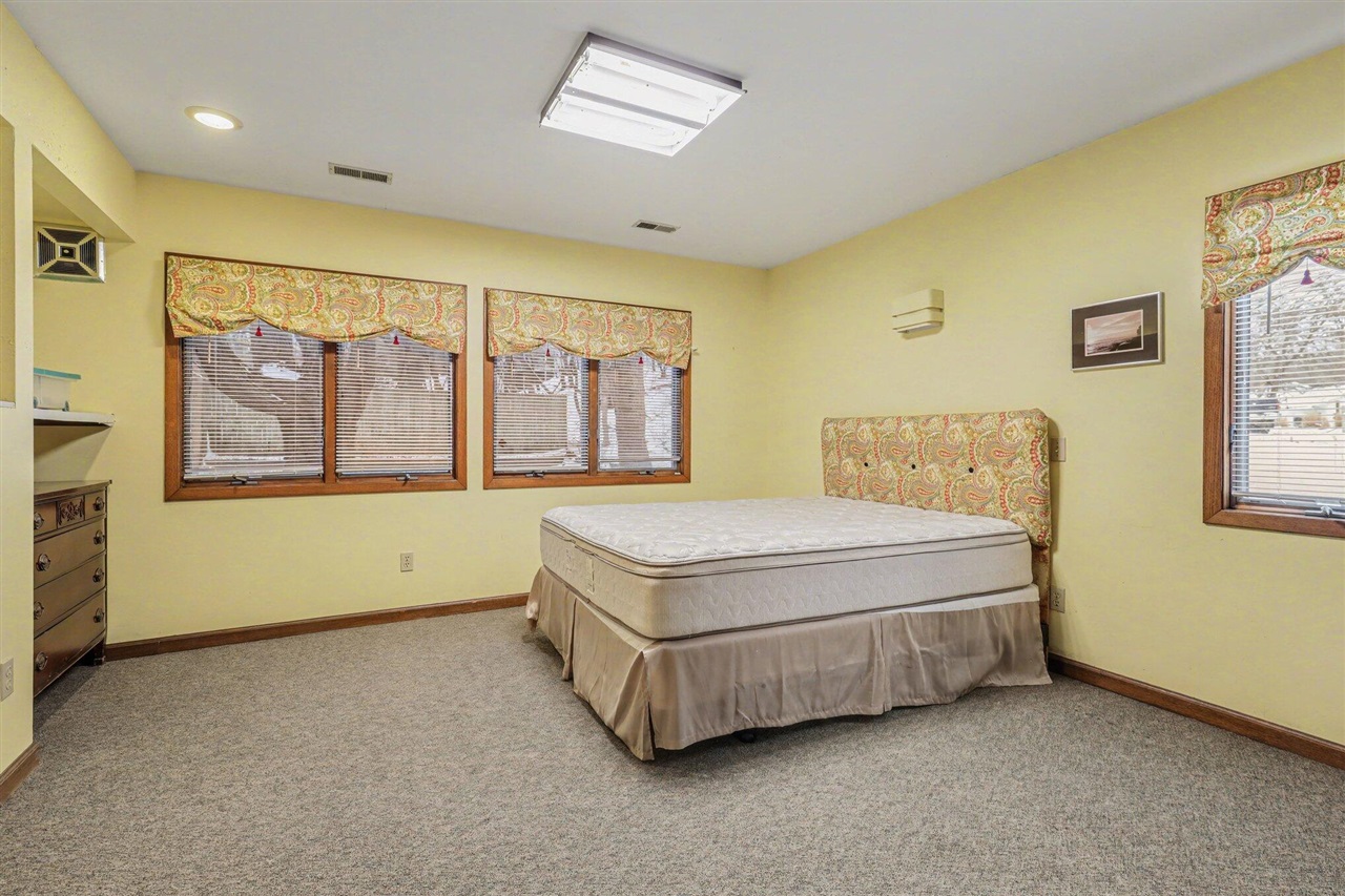 3135 Lakeshore Drive, Muskegon, MI, 49441-1108