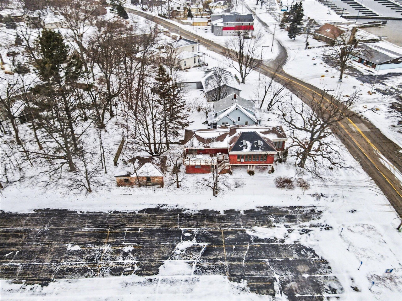 3135 Lakeshore Drive, Muskegon, MI, 49441-1108