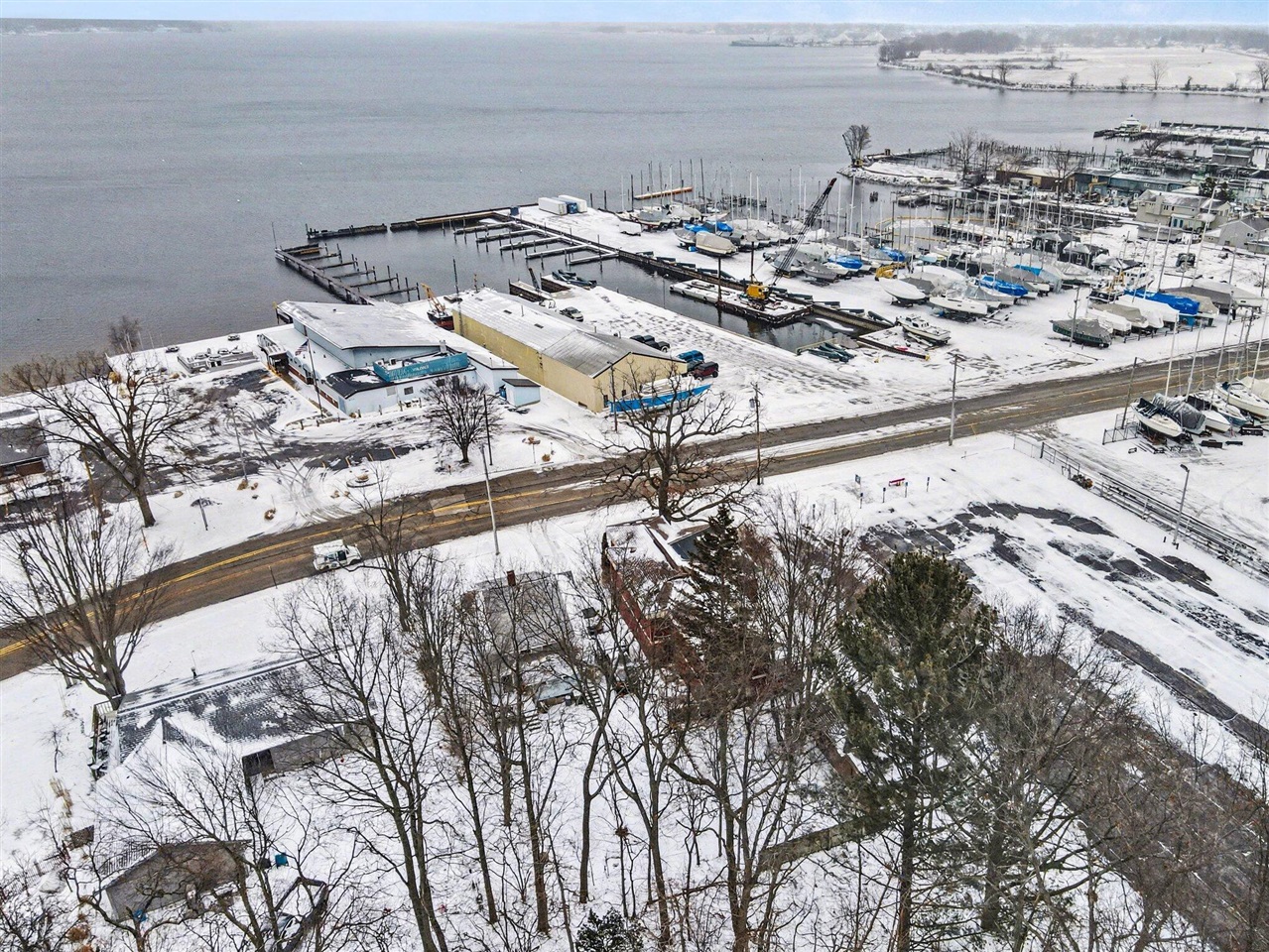 3135 Lakeshore Drive, Muskegon, MI, 49441-1108