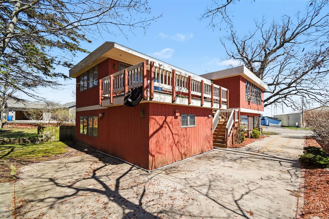 3135 Lakeshore Drive, Muskegon, MI, 49441-1108