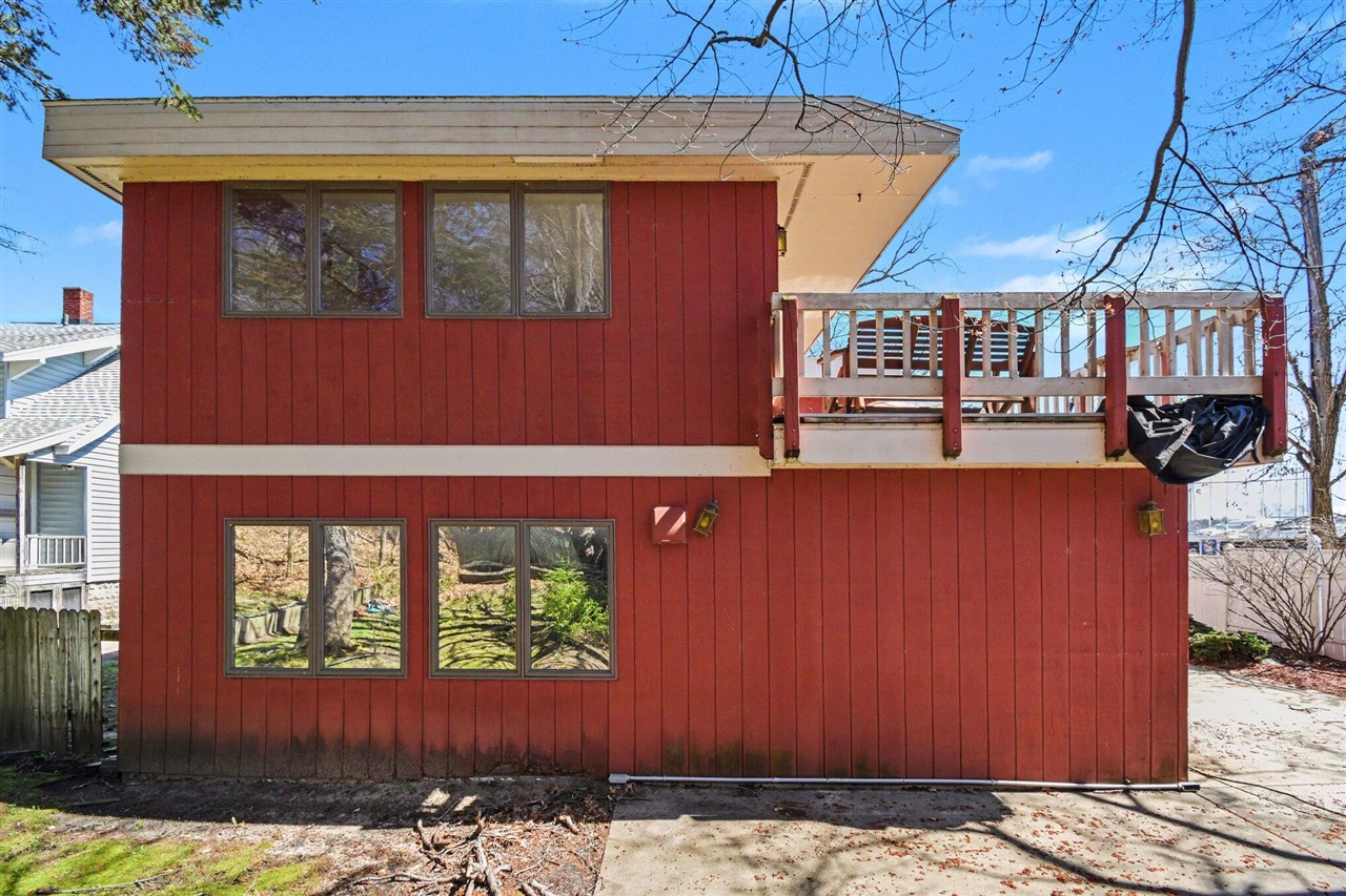 3135 Lakeshore Drive, Muskegon, MI, 49441-1108