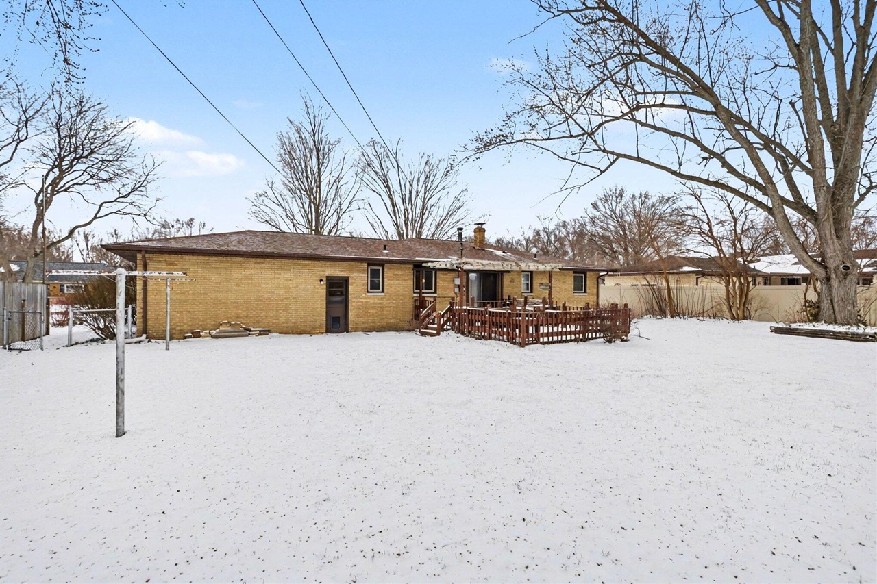 1829 Nash Drive, Saint Joseph, MI, 49085-9473