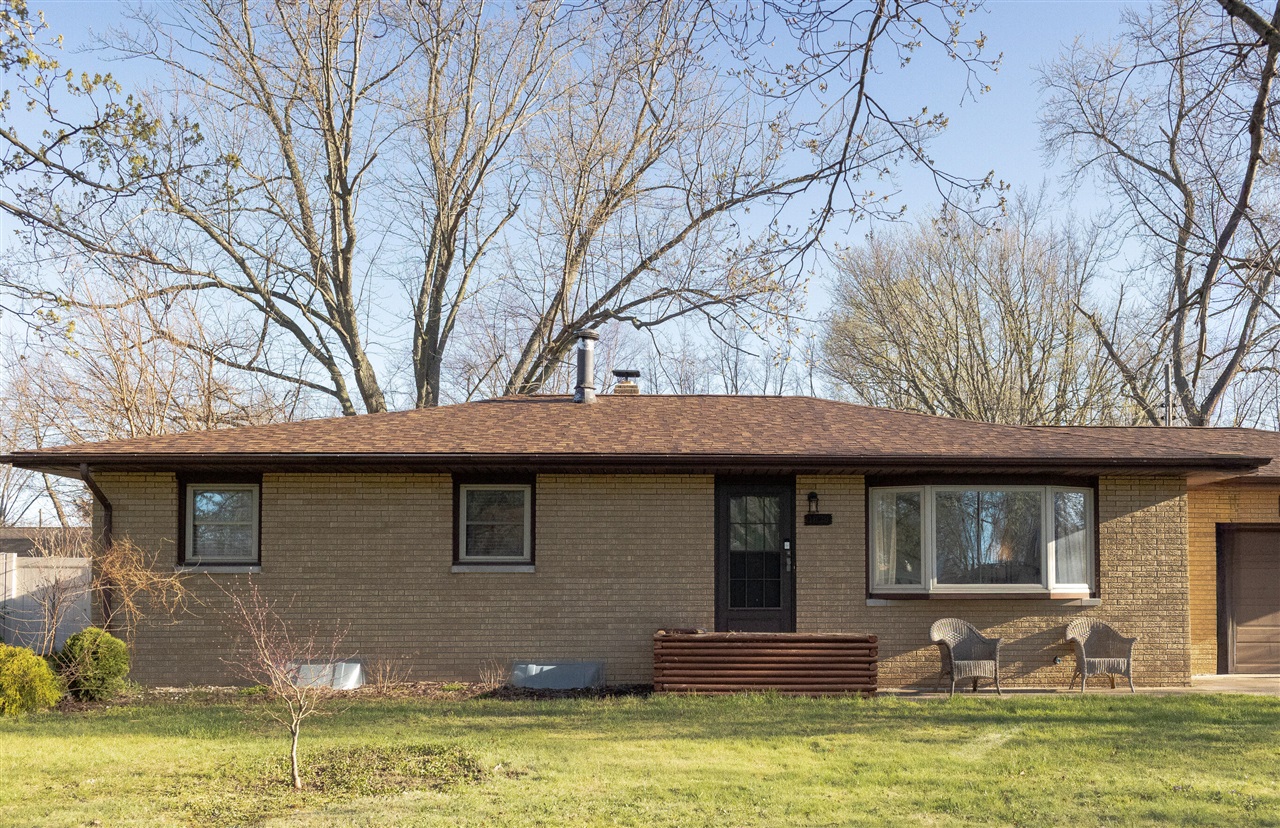 1829 Nash Drive, Saint Joseph, MI, 49085-9473