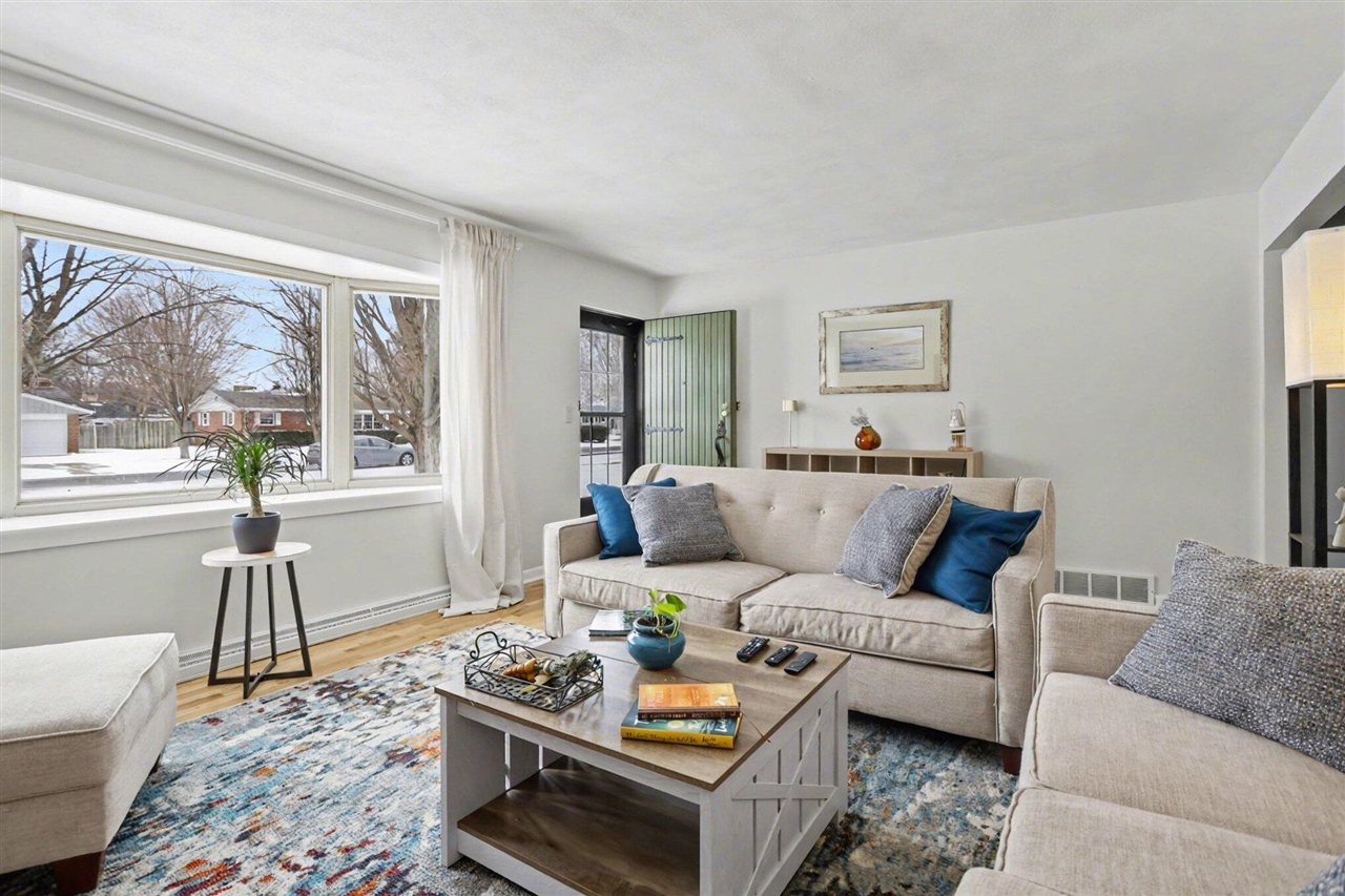 1829 Nash Drive, Saint Joseph, MI, 49085-9473