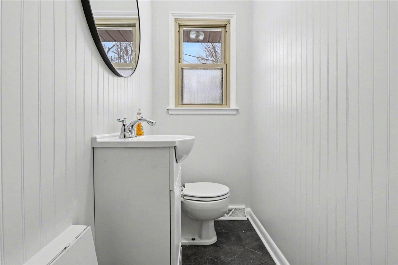 1829 Nash Drive, Saint Joseph, MI, 49085-9473