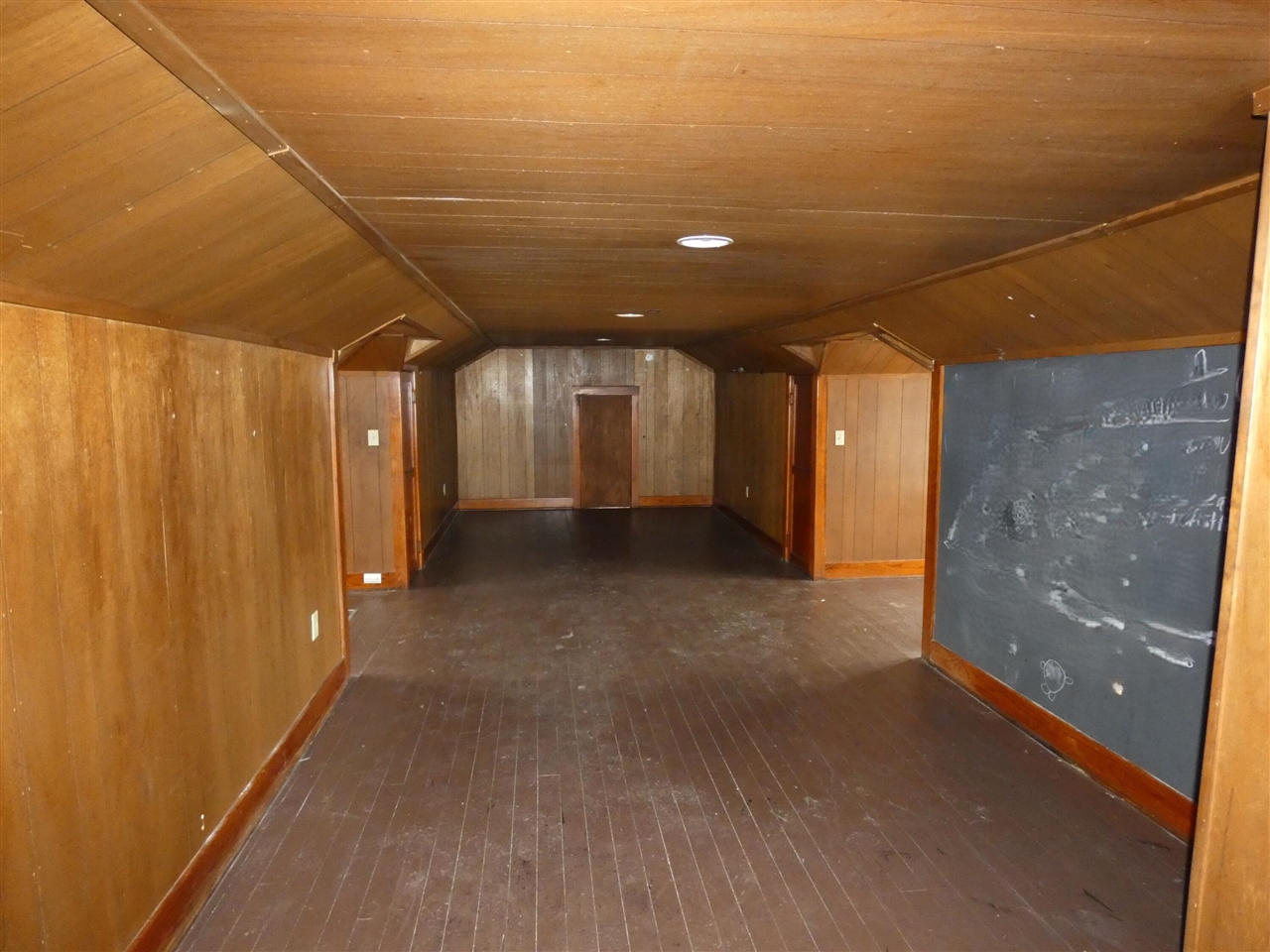 627 E Main Street, Benton Harbor, MI, 49022-3321