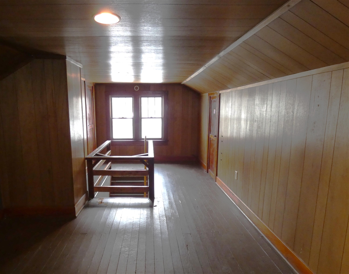 627 E Main Street, Benton Harbor, MI, 49022-3321