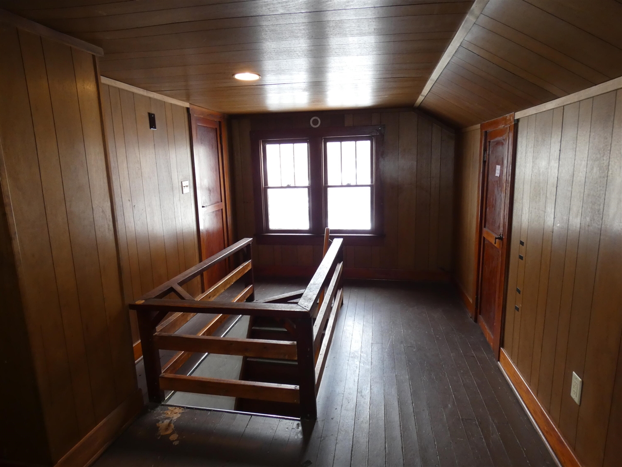 627 E Main Street, Benton Harbor, MI, 49022-3321