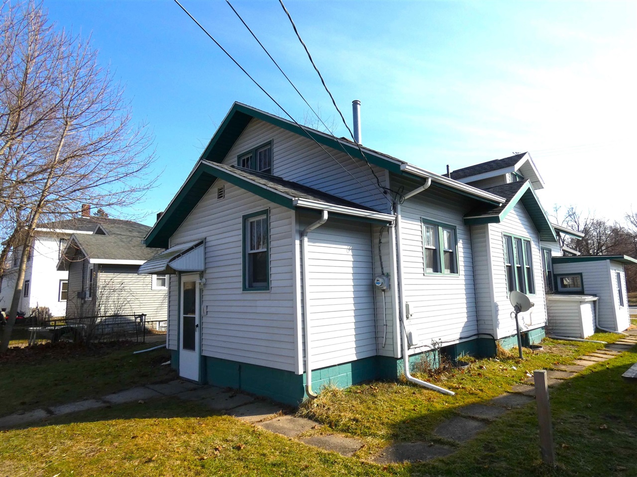 627 E Main Street, Benton Harbor, MI, 49022-3321