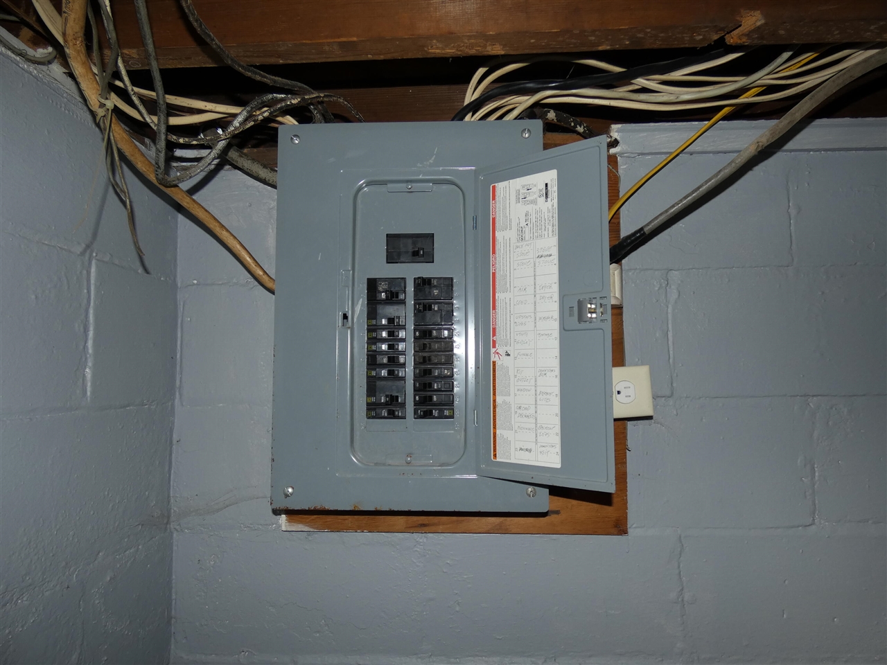 627 E Main Street, Benton Harbor, MI, 49022-3321