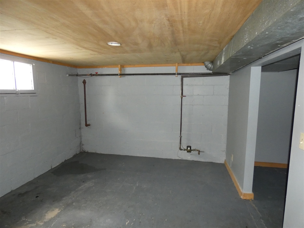 627 E Main Street, Benton Harbor, MI, 49022-3321