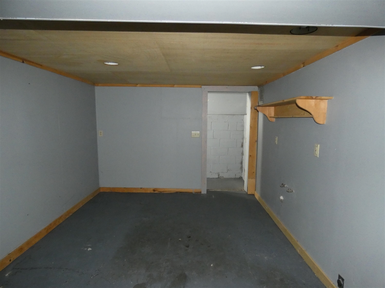 627 E Main Street, Benton Harbor, MI, 49022-3321