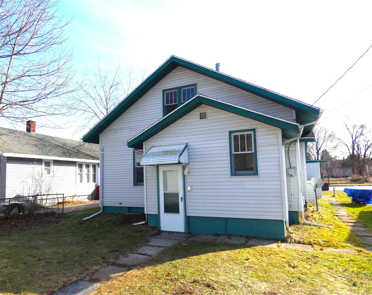 627 E Main Street, Benton Harbor, MI, 49022-3321