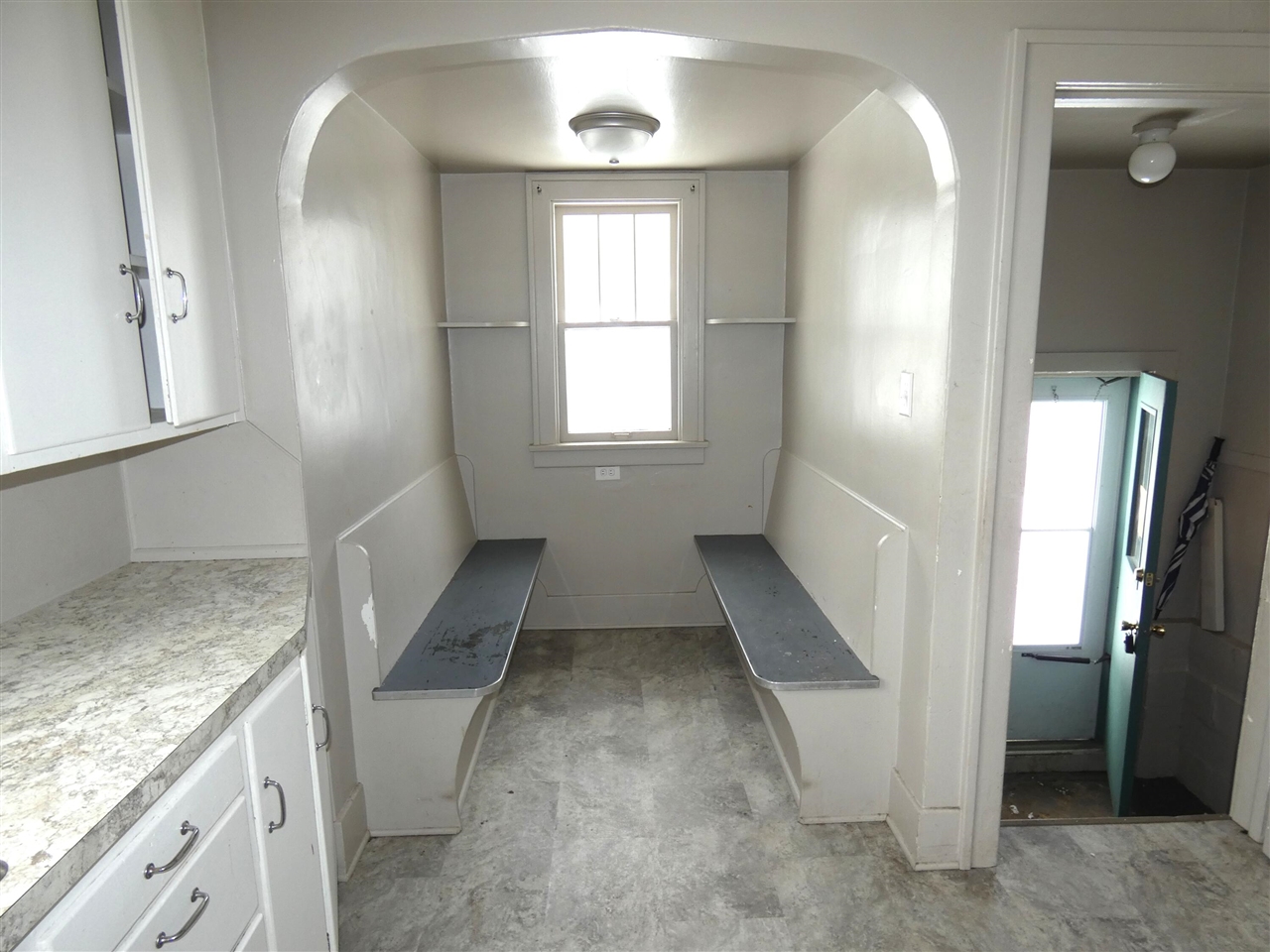 627 E Main Street, Benton Harbor, MI, 49022-3321