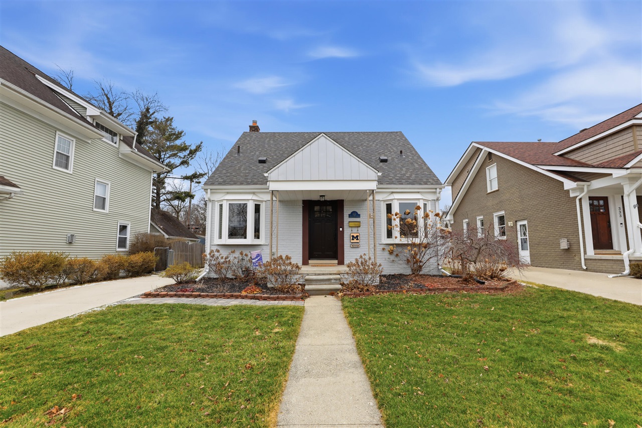 Homes for sale in Plymouth, MI | 325 N Evergreen St, Plymouth, MI 48170 | MLS# 70520333