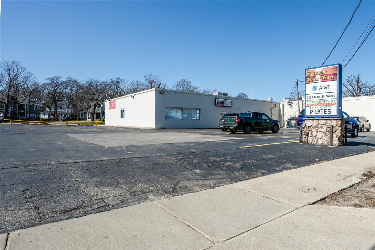 1111 Main Street, Saint Joseph, MI, 49085-2653