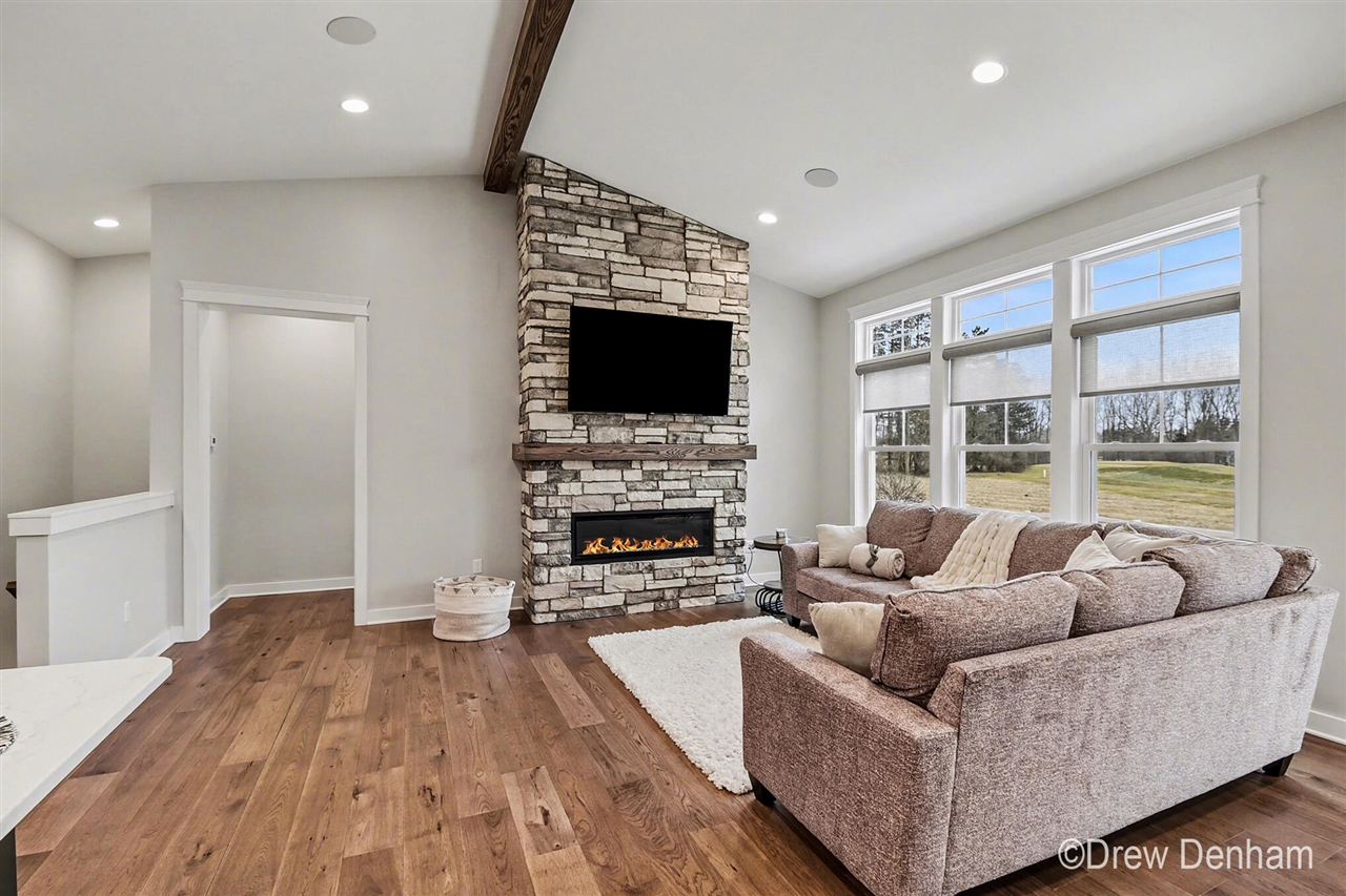 4219 Village Green Drive, Freeland, MI, 48623