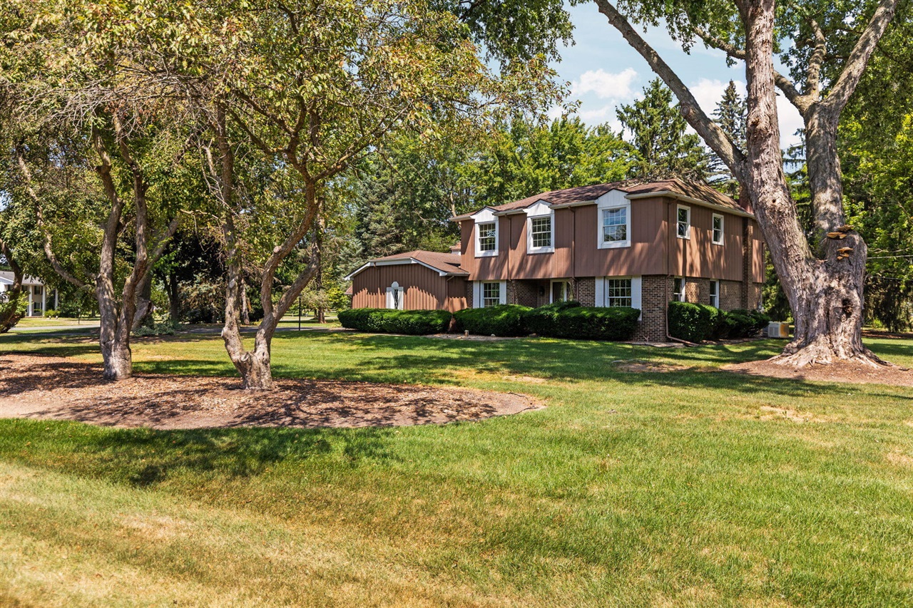 3540 Meadow Lane, Saline, MI, 48176-9553