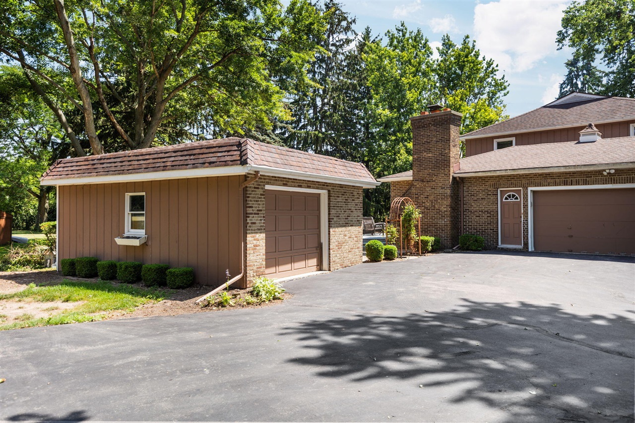 3540 Meadow Lane, Saline, MI, 48176-9553