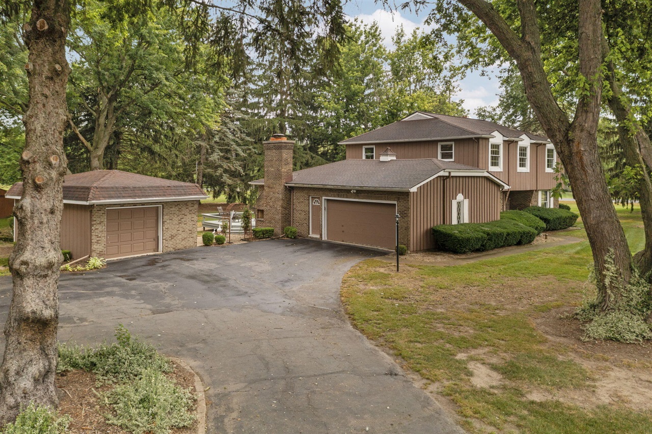 3540 Meadow Lane, Saline, MI, 48176-9553