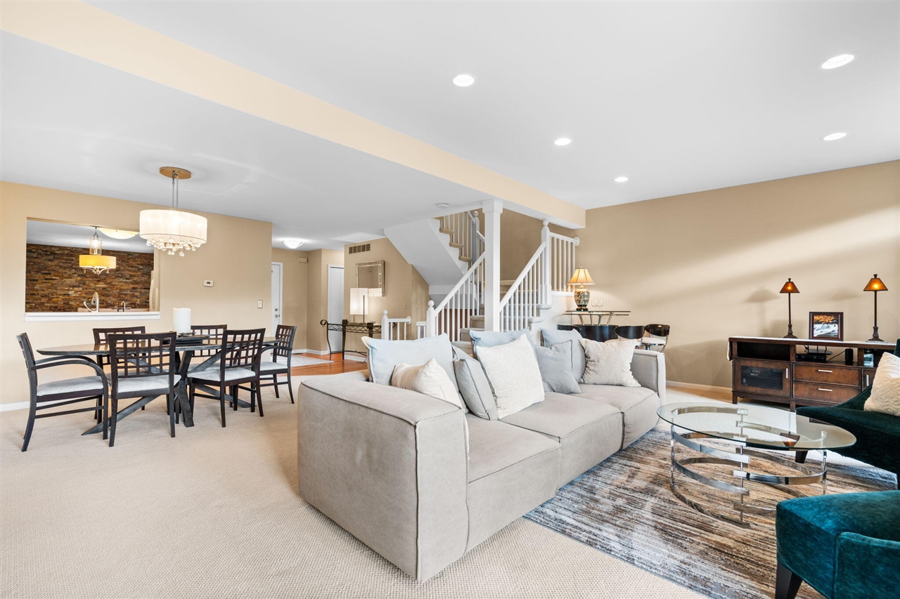 2705 Maitland Drive, Ann Arbor, MI, 48105-1577