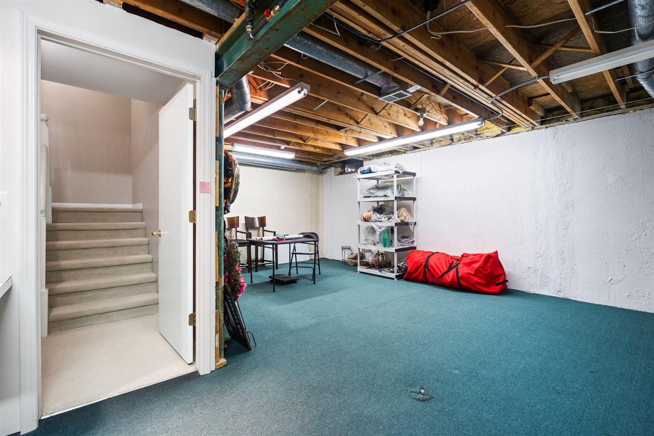 2705 Maitland Drive, Ann Arbor, MI, 48105-1577