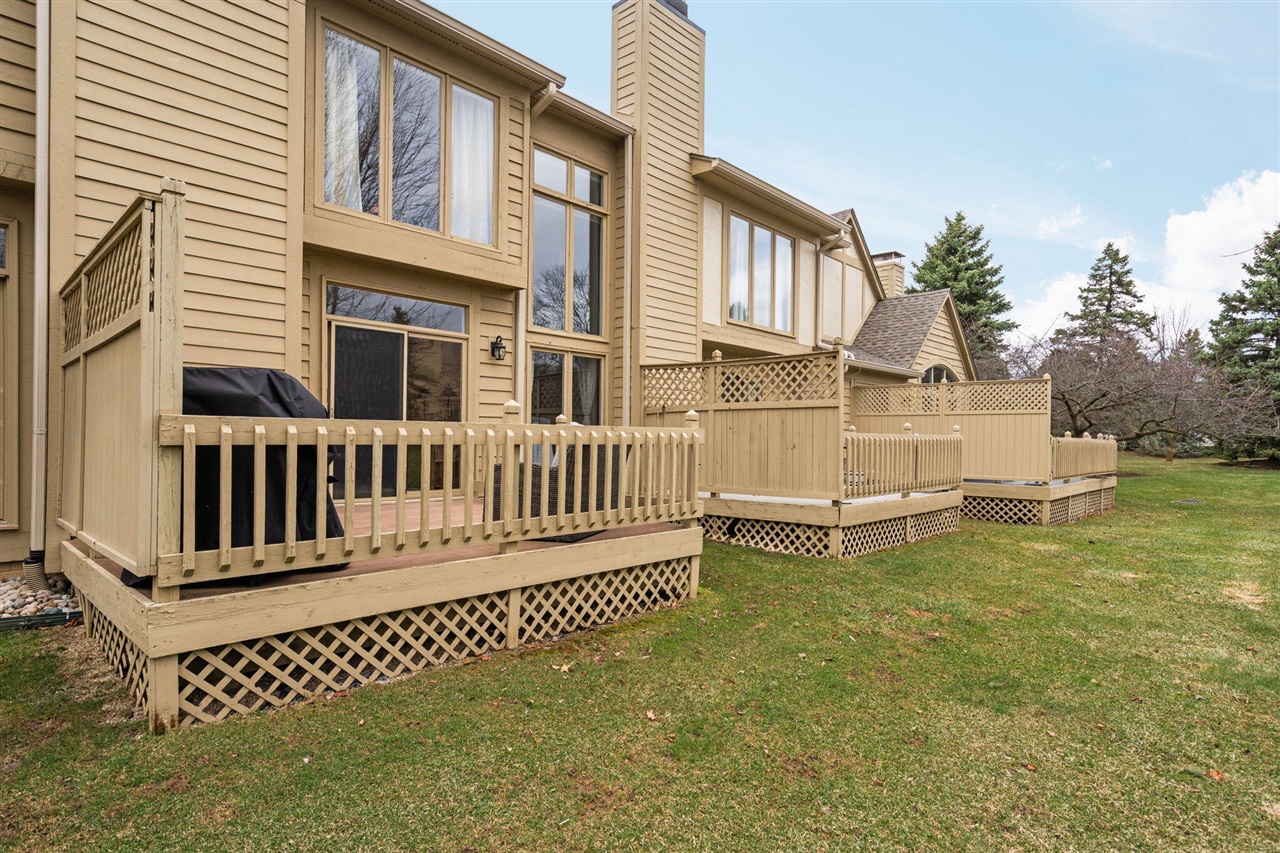 2705 Maitland Drive, Ann Arbor, MI, 48105-1577