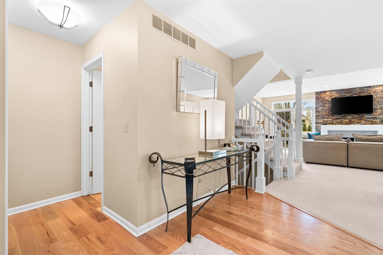 2705 Maitland Drive, Ann Arbor, MI, 48105-1577