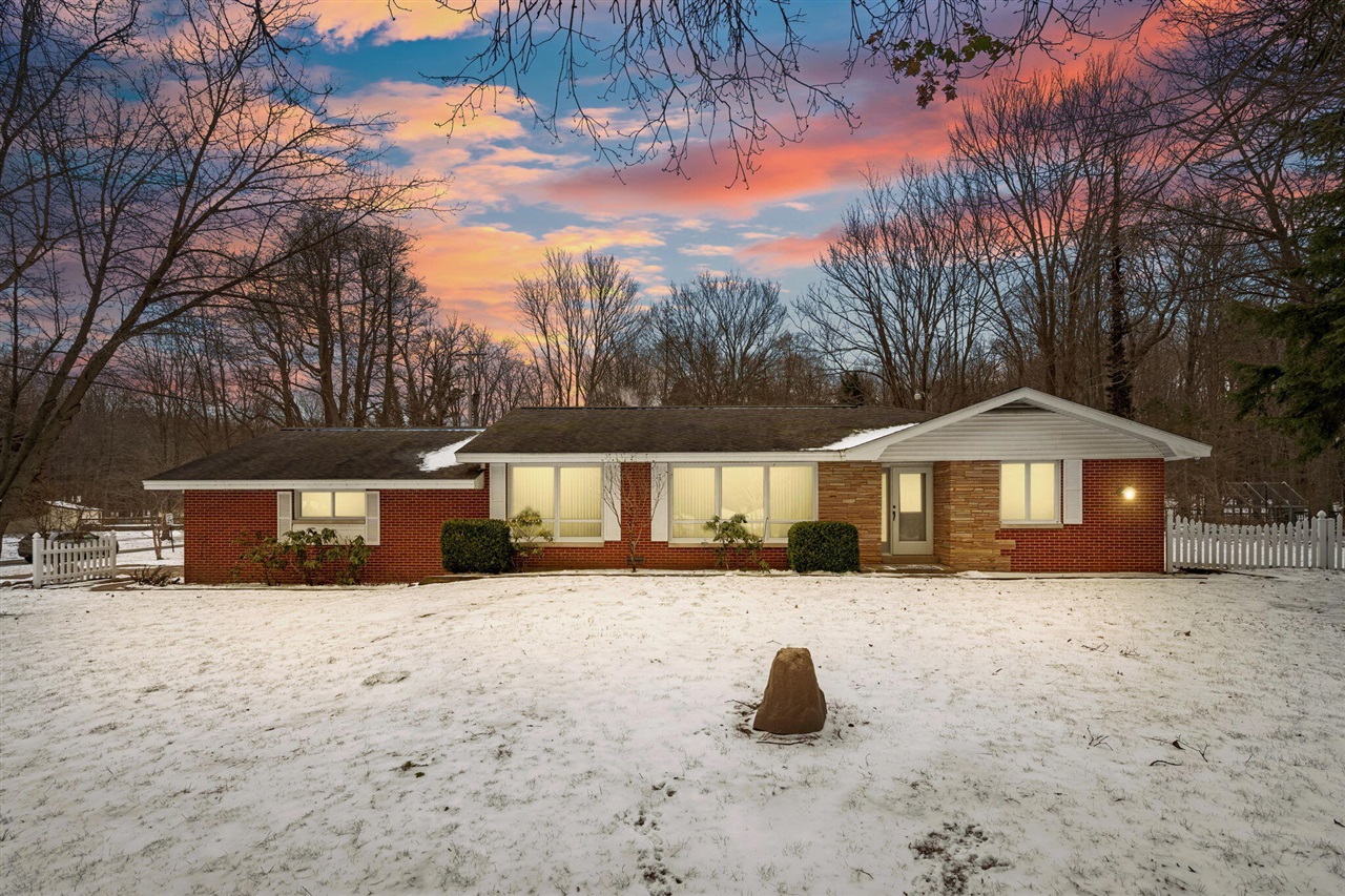 Homes for sale in Fennville, MI | 2095 Lakeshore Dr, Fennville, MI 49408 | MLS# 70520400