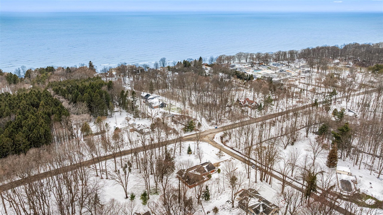 Homes for sale in Fennville, MI | 2095 Lakeshore Dr, Fennville, MI 49408 | MLS# 70520400