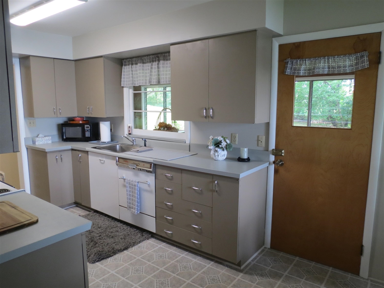 890 White Lake Road, Pleasant Lake, MI, 49272-9753