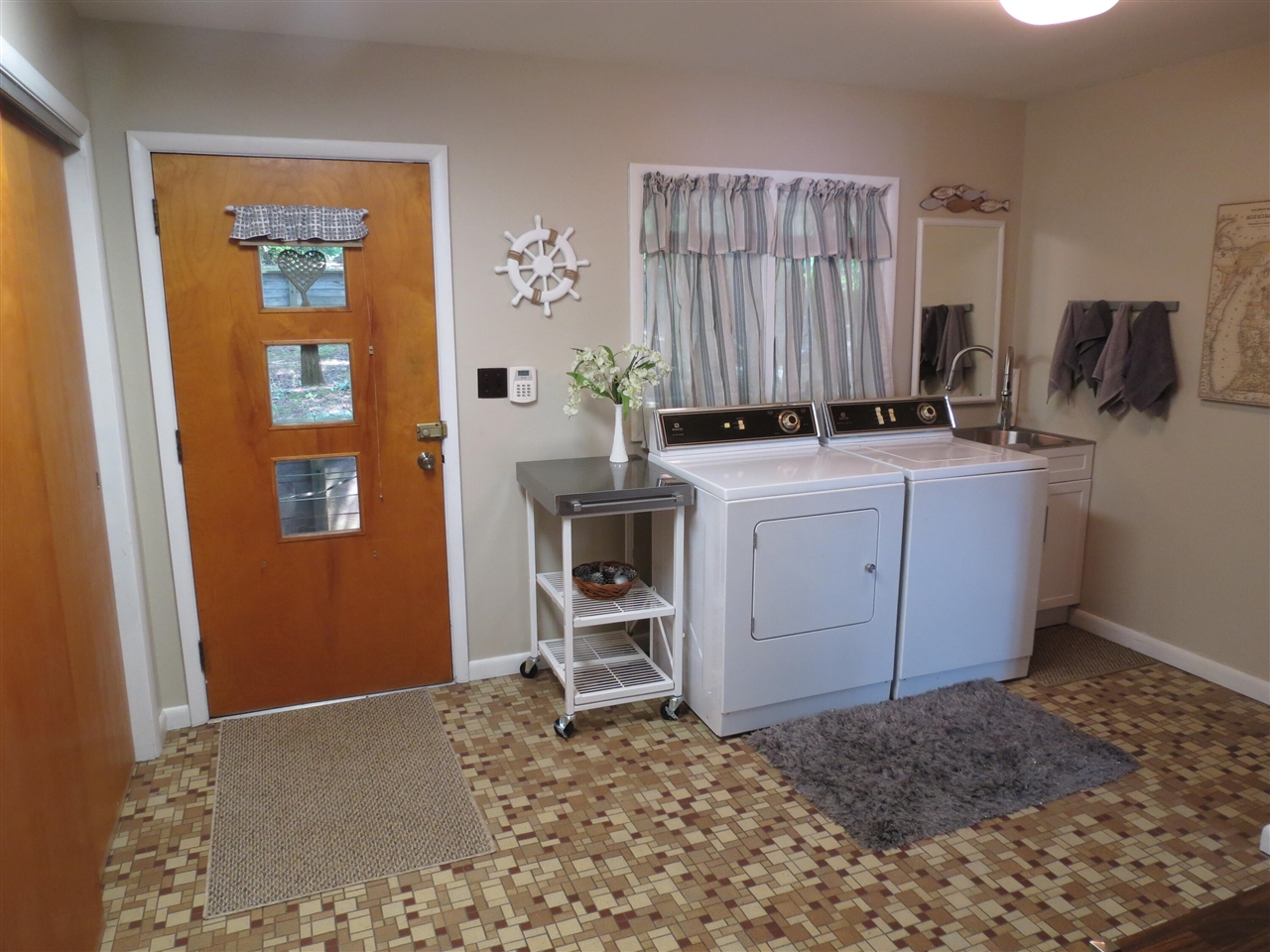 890 White Lake Road, Pleasant Lake, MI, 49272-9753
