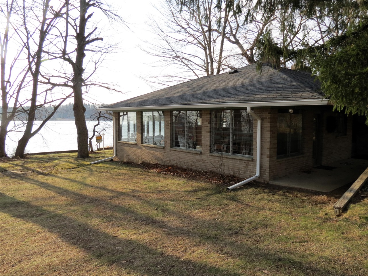 890 White Lake Road, Pleasant Lake, MI, 49272-9753