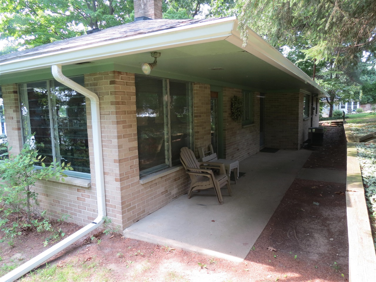 890 White Lake Road, Pleasant Lake, MI, 49272-9753