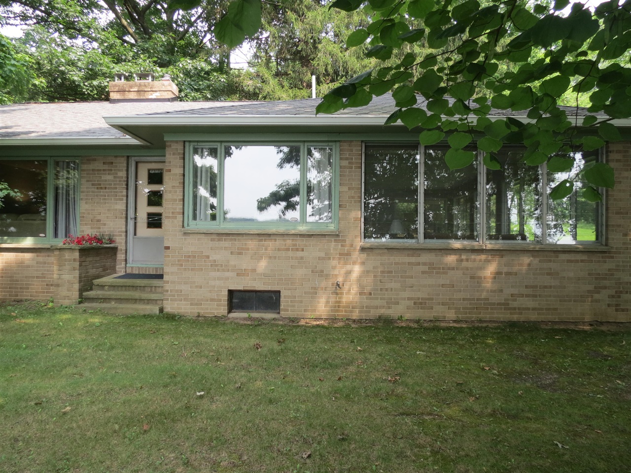 890 White Lake Road, Pleasant Lake, MI, 49272-9753