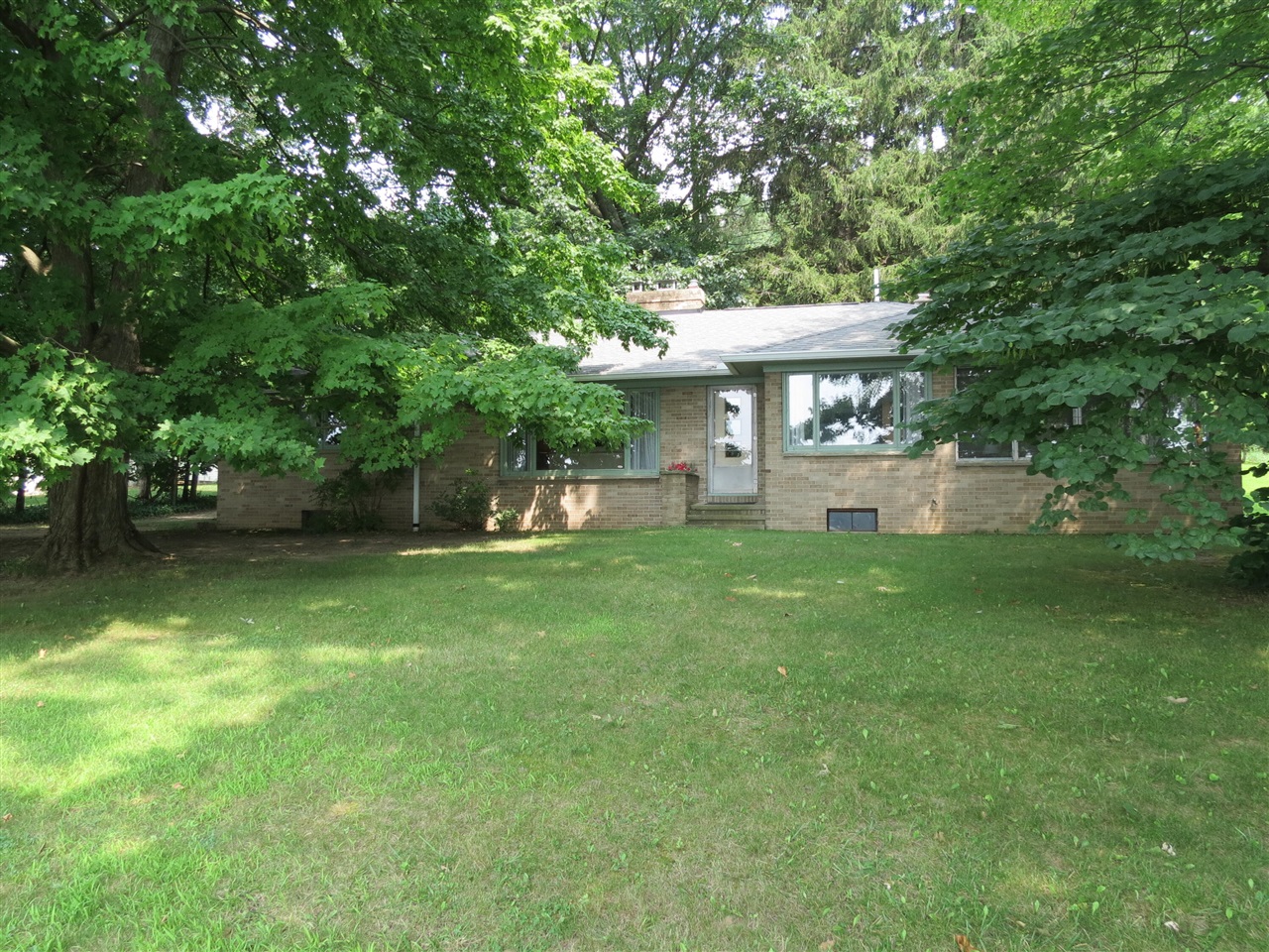 890 White Lake Road, Pleasant Lake, MI, 49272-9753