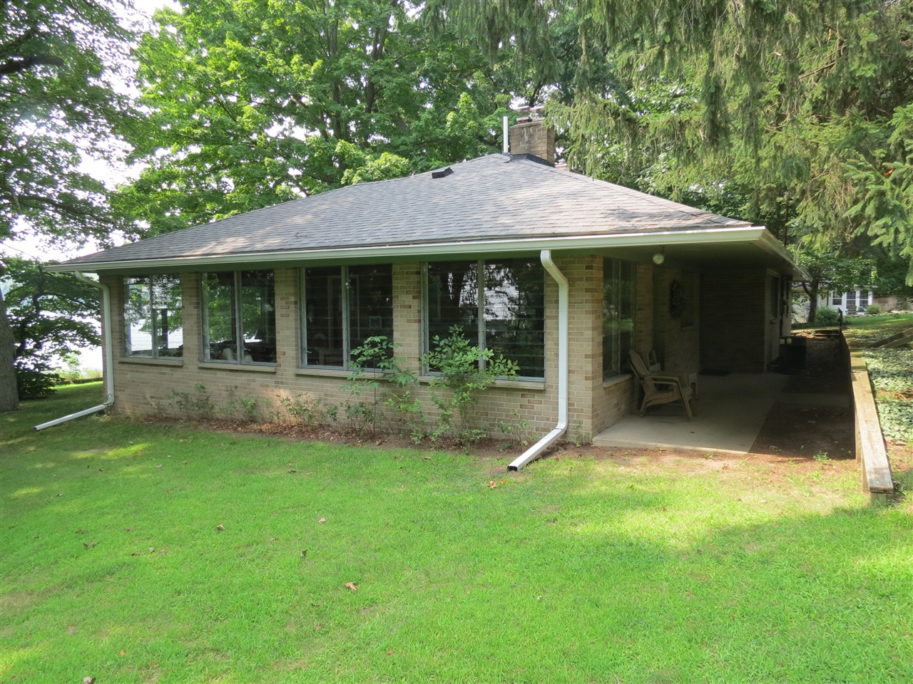 890 White Lake Road, Pleasant Lake, MI, 49272-9753