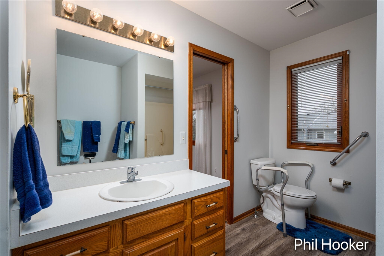 6779 Leisure Creek Drive, Caledonia, MI, 49316-9013