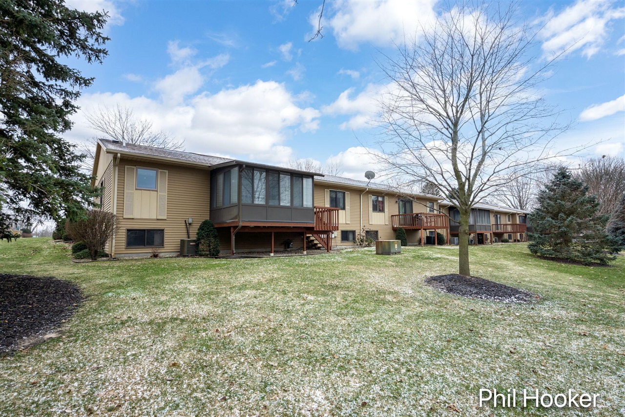 Homes for sale in Caledonia, MI | 6779 Leisure Creek Dr, Caledonia, MI 49316 | MLS# 70520407