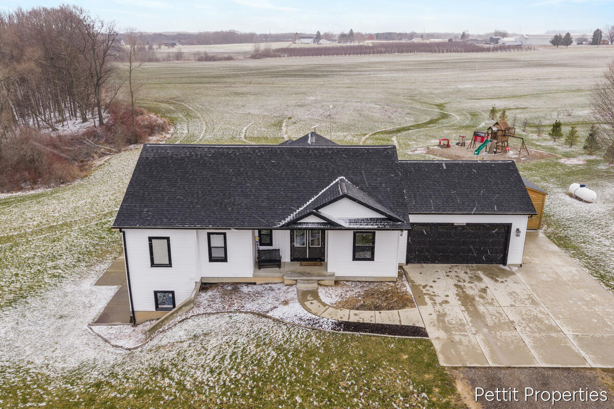 21650 Centennial Drive, Conklin, MI, 49403-9584