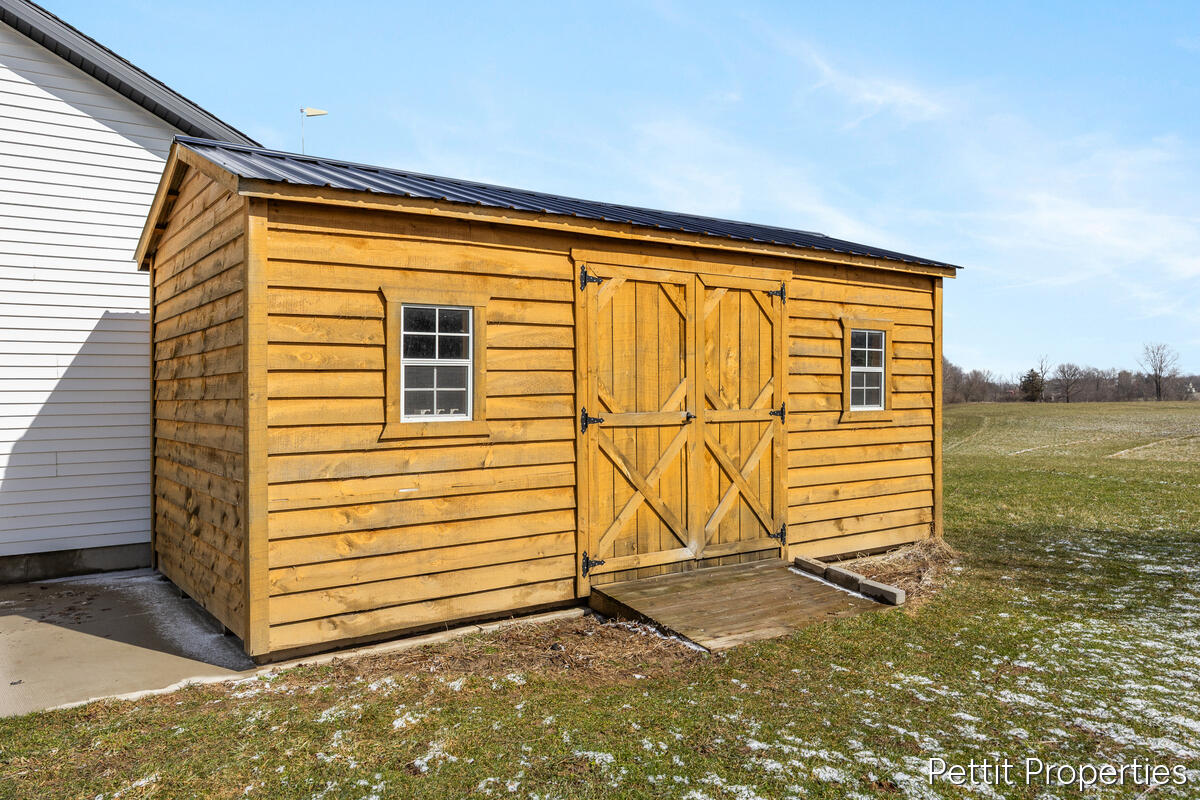 21650 Centennial Drive, Conklin, MI, 49403-9584