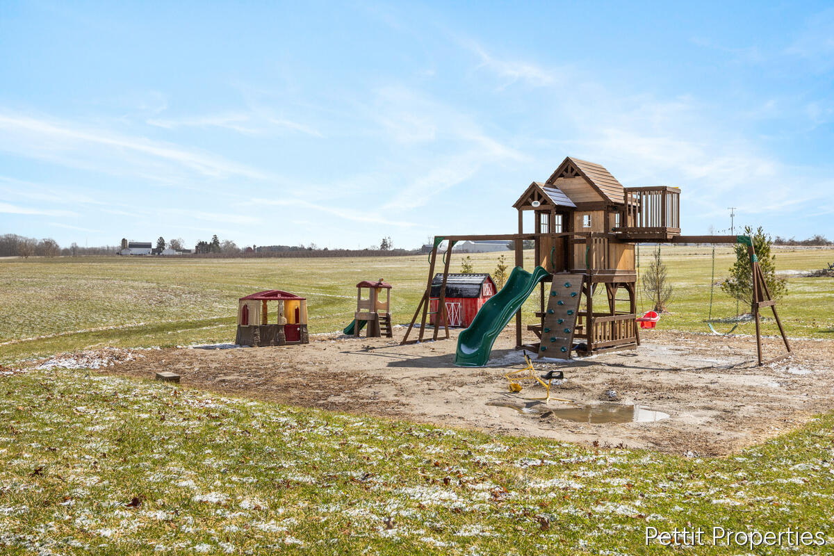 21650 Centennial Drive, Conklin, MI, 49403-9584