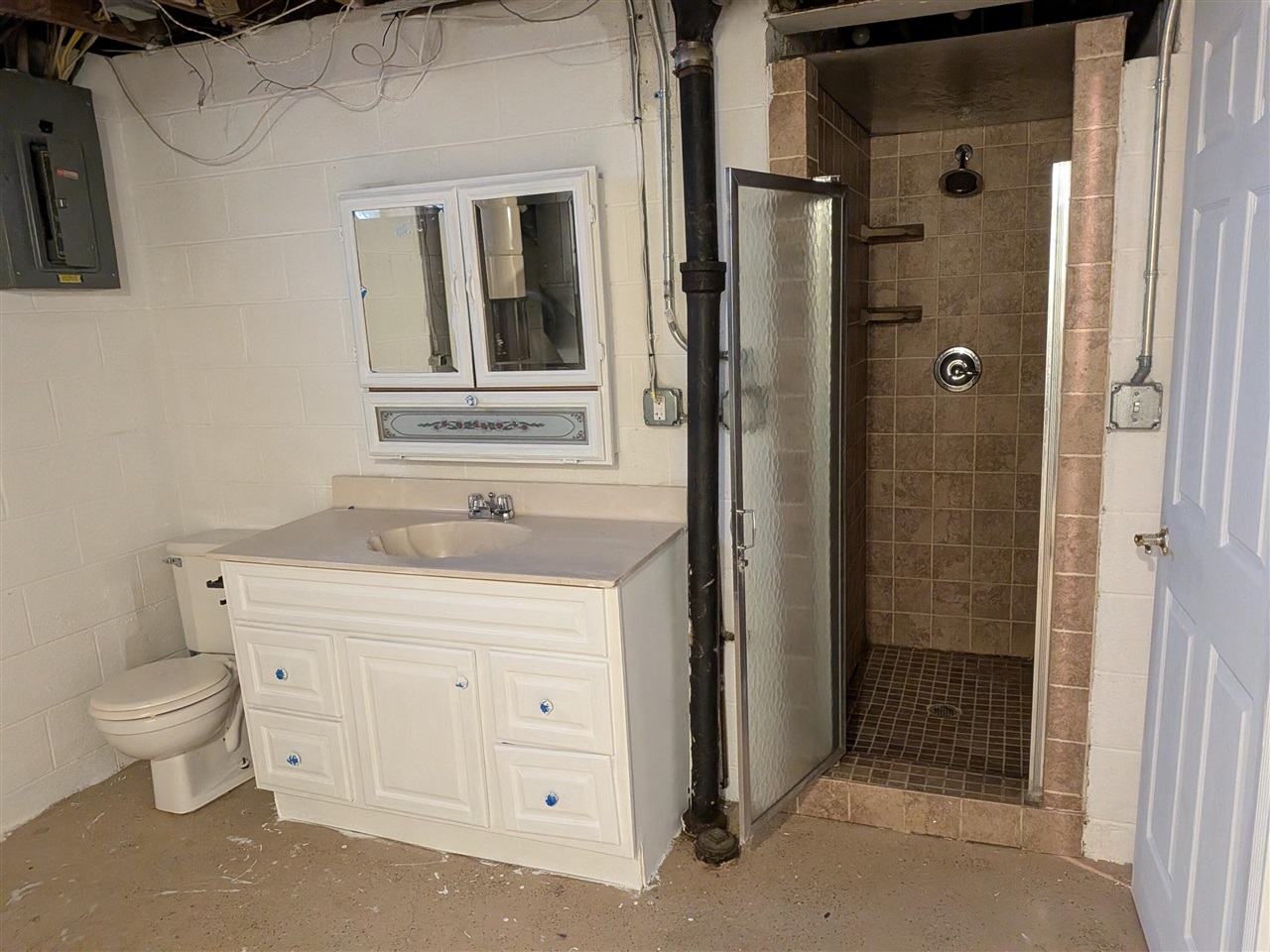 11235 Common Road, Warren, MI, 48093-2508