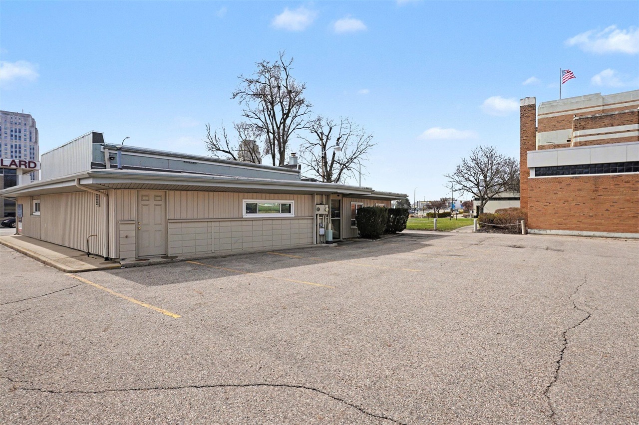 32 W Van Buren Street, Battle Creek, MI, 49017-3046