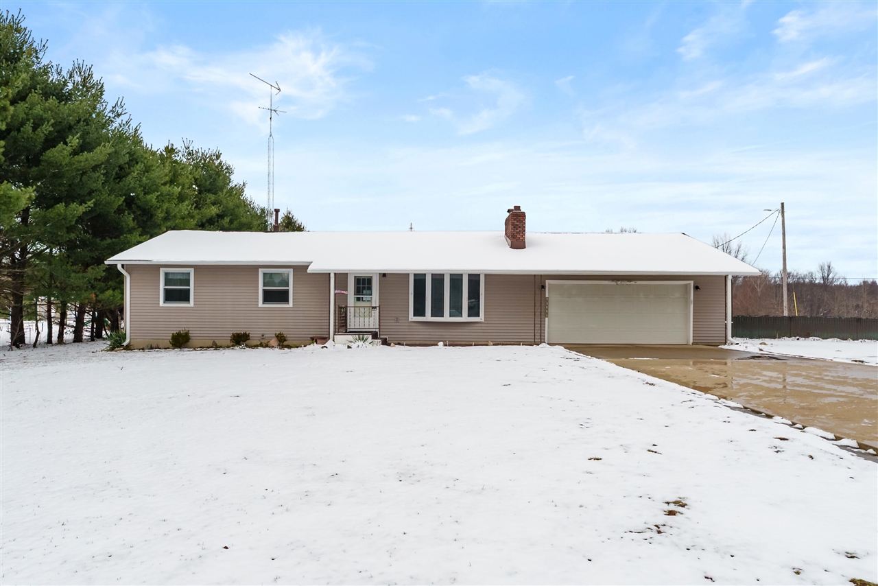 Homes for sale in Paw Paw, MI | 29324 58Th Ave, Paw Paw, MI 49079 | MLS# 70520480